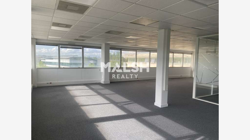 Bureaux à louer 456m² divisibles à Saint Priest