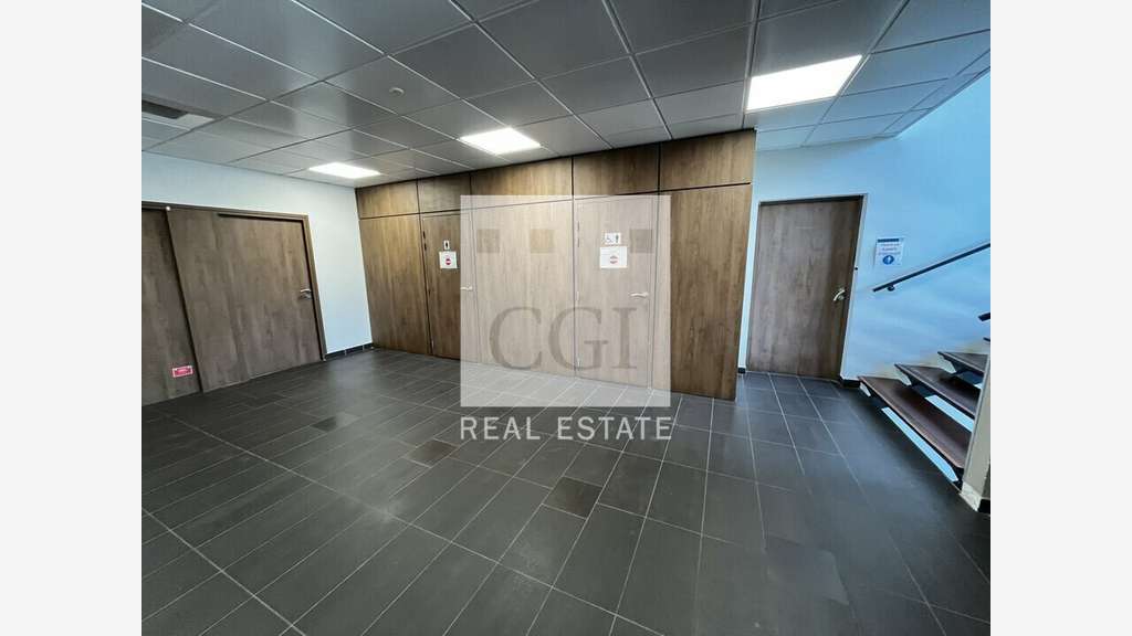A louer bureaux 831m² St-Priest parc Technologique