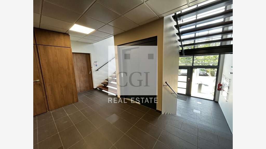 A louer bureaux 831m² St-Priest parc Technologique