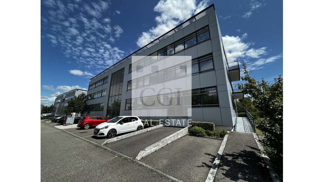 A louer bureaux 831m² St-Priest parc Technologique