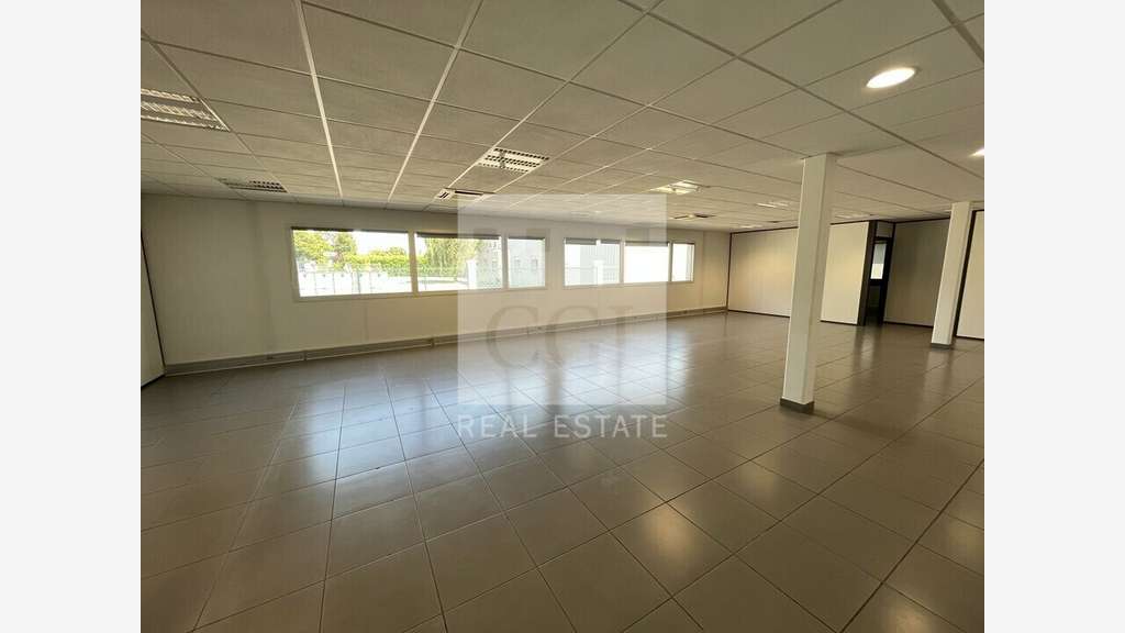 A louer bureaux 380m² belle visibilité à St-Priest