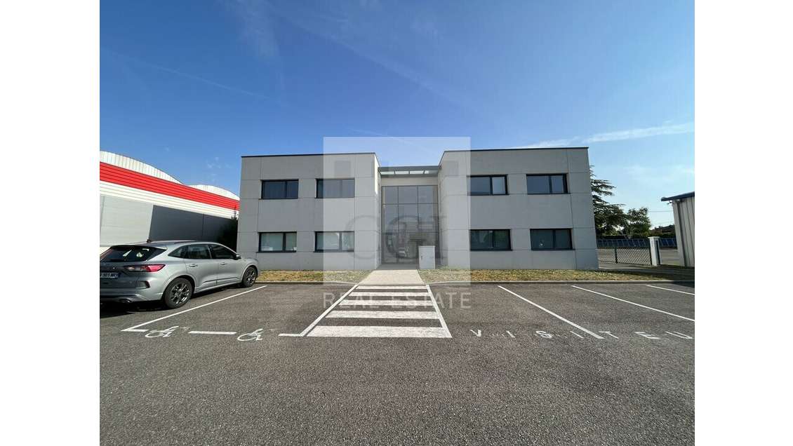 A louer bureaux 380m² belle visibilité à St-Priest