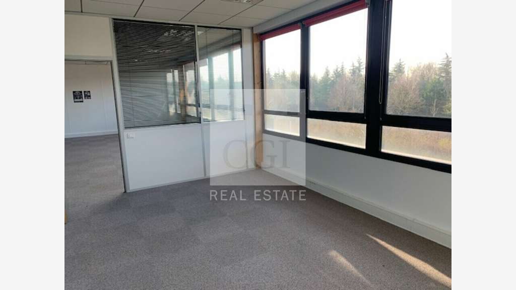 A louer bureaux 139m² St-Priest Parc Technologique