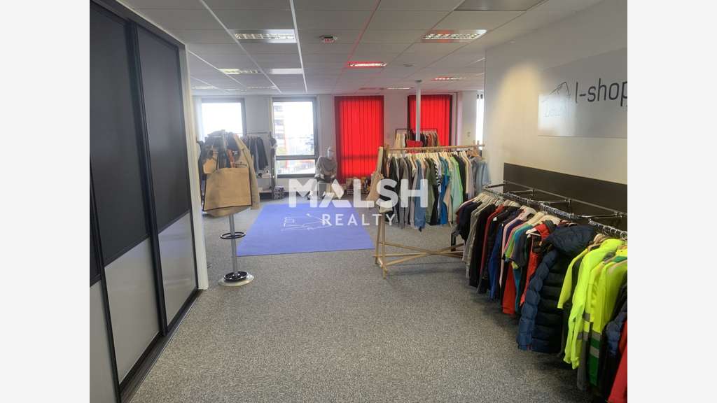 A louer bureaux de 232,80m² à Saint Priest zi