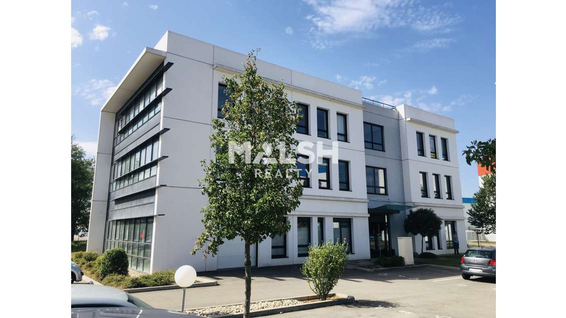 A louer bureaux de 232,80m² à Saint Priest zi