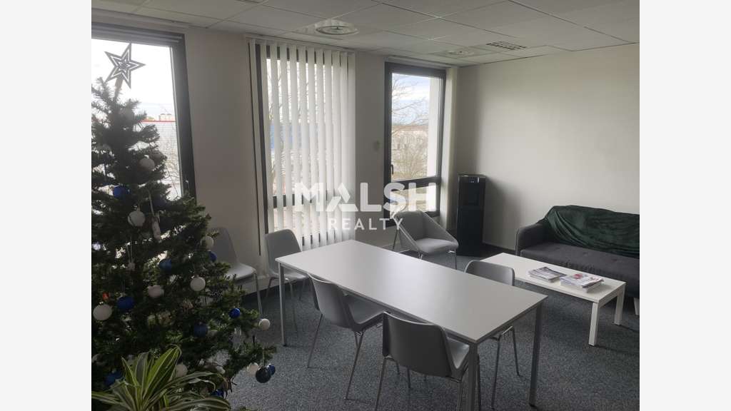 A louer bureaux de 232,80m² à Saint Priest zi