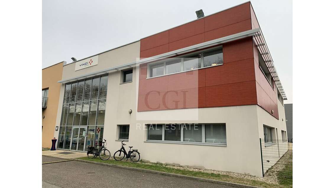 A louer local mixte 1631m² à Saint Priest Parilly