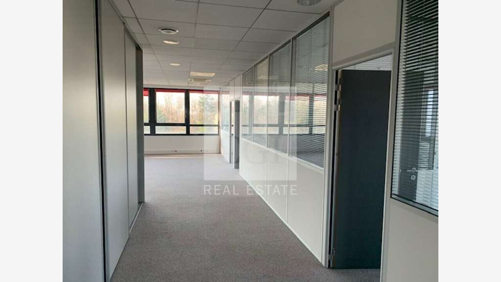 Bureaux modernes dès 139m² à louer à Saint Priest
