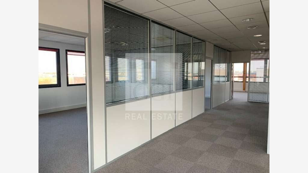 Bureaux modernes dès 139m² à louer à Saint Priest