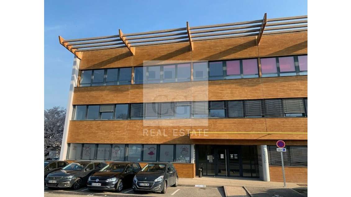 Bureaux modernes dès 139m² à louer à Saint Priest