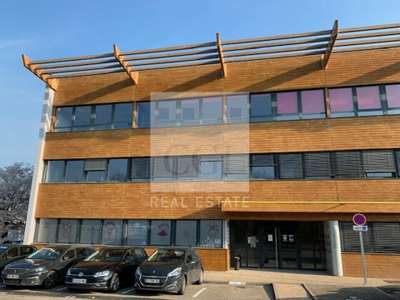 Bureaux modernes dès 139m² à louer à Saint Priest