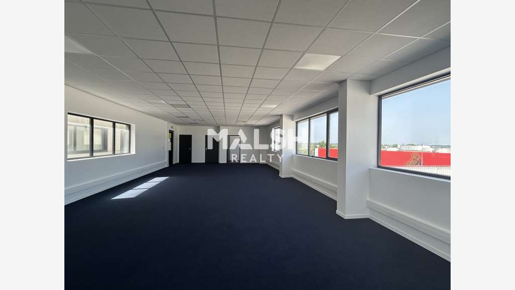 Bureaux neufs 672m² divisible à louer à St Priest