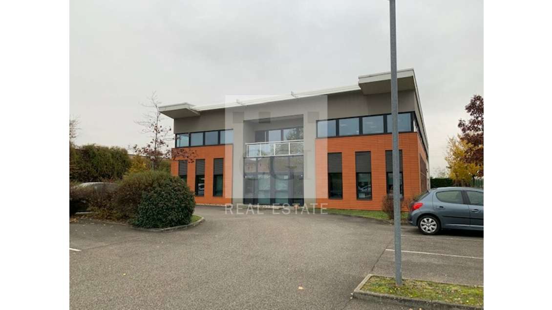 Bureaux lumineux 289m² à louer à Saint Priest
