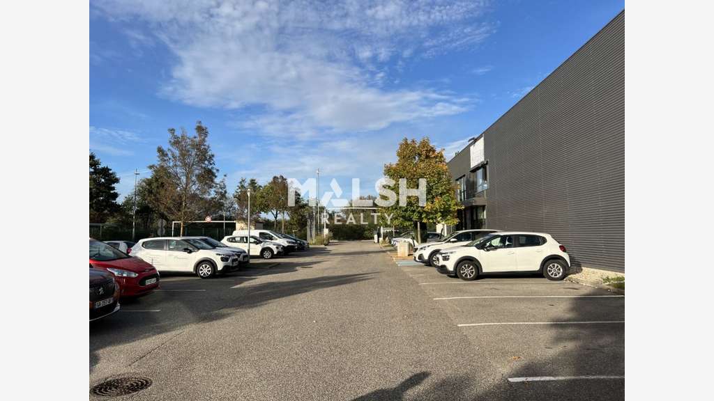 Bureaux à louer 435m² avec parkings à St Priest