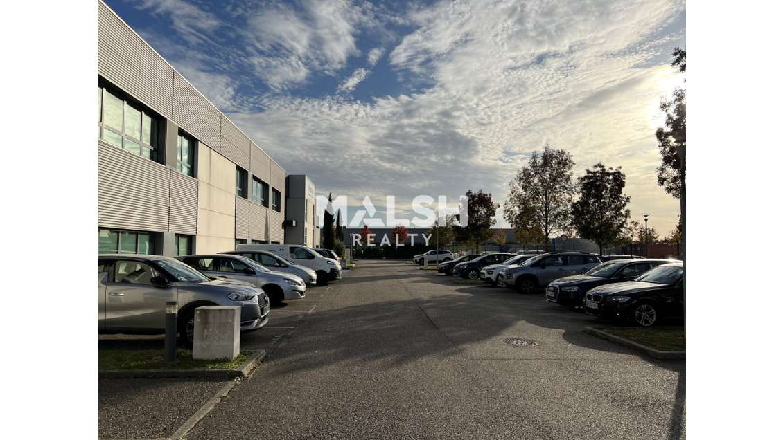 Bureaux à louer 435m² avec parkings à St Priest