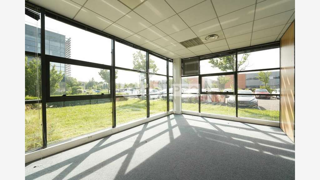 Bureaux 180m² à louer à Saint Priest
