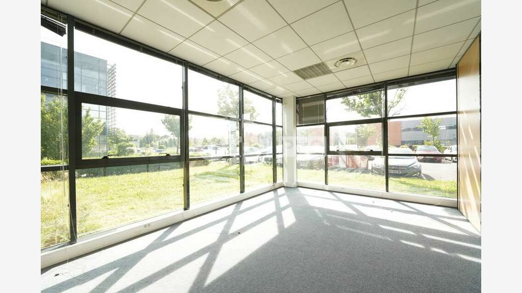 Bureaux 180m² à louer à Saint Priest
