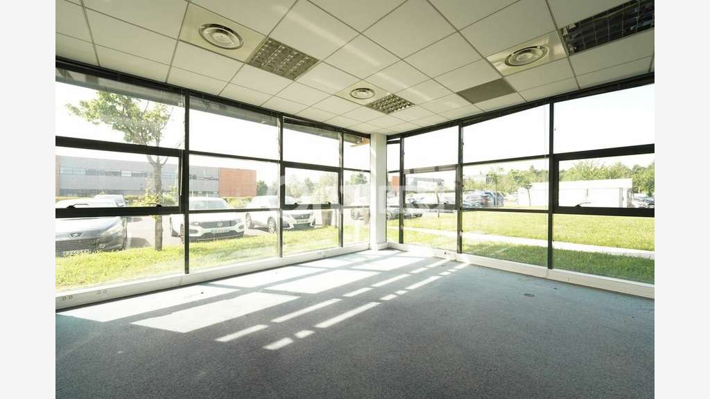 Bureaux 180m² à louer à Saint Priest