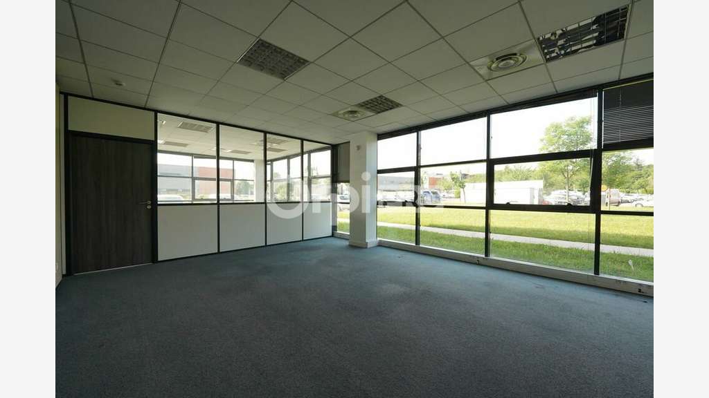 Bureaux 180m² à louer à Saint Priest