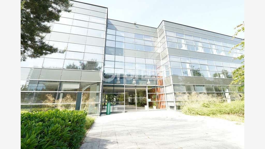 Bureaux 180m² à louer à Saint Priest