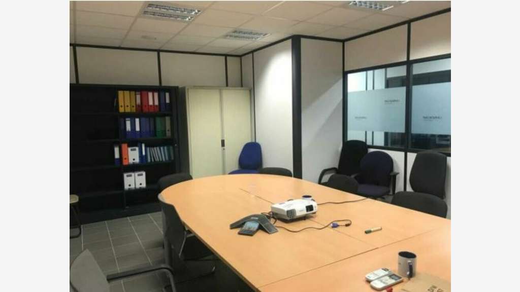 A louer bureaux de 435m² à Saint-Priest ZI