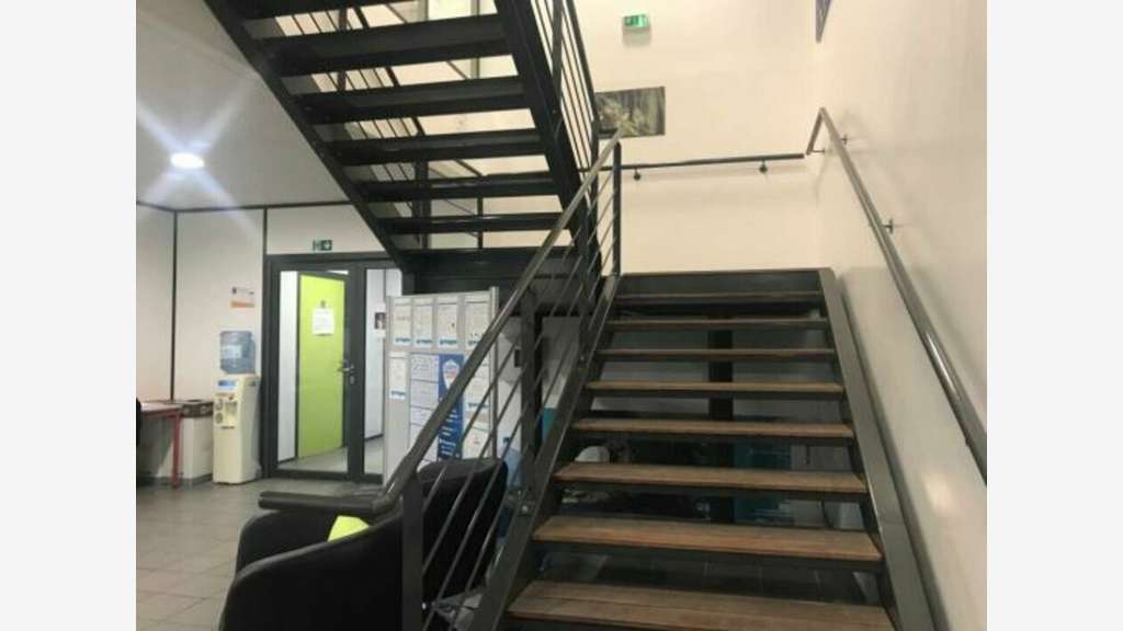 A louer bureaux de 435m² à Saint-Priest ZI