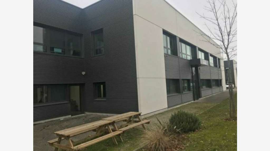 A louer bureaux de 435m² à Saint-Priest ZI