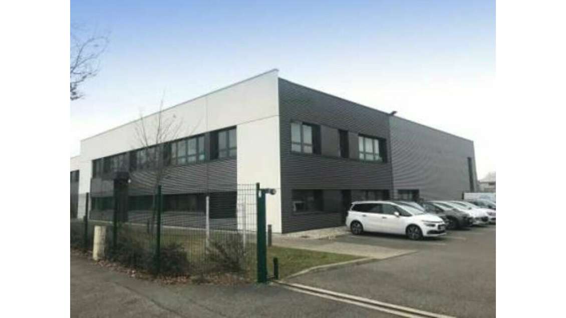 A louer bureaux de 435m² à Saint-Priest ZI