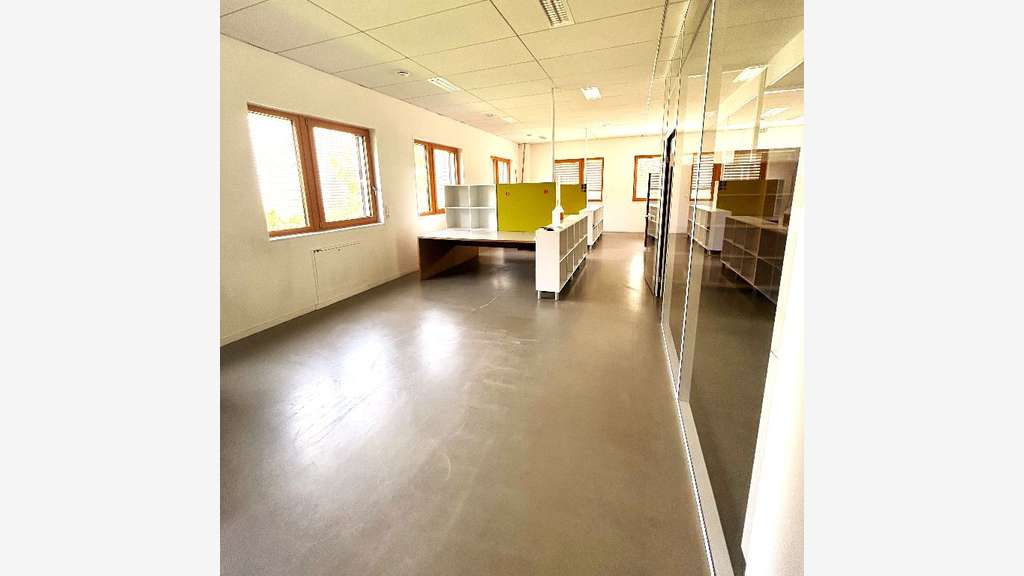 A louer bureaux lumineux espaces partagés