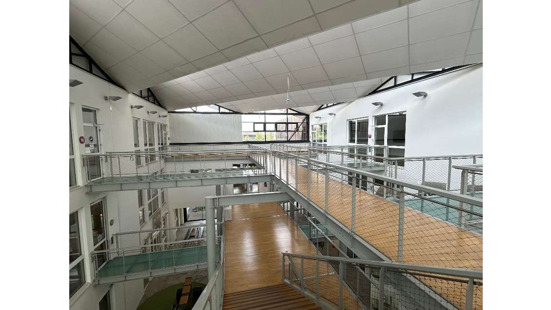 A louer bureaux lumineux espaces partagés