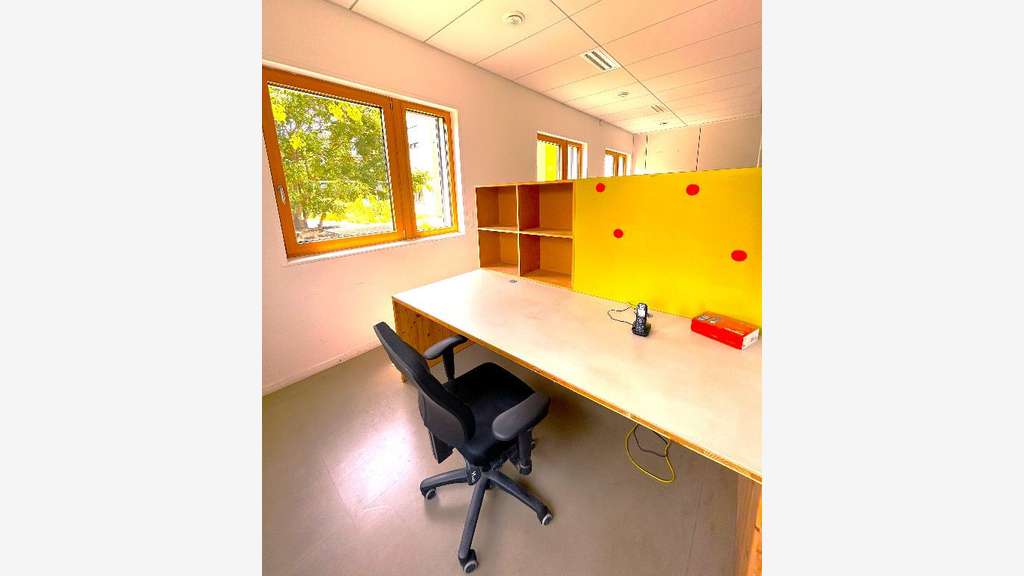 A louer bureaux lumineux espaces partagés