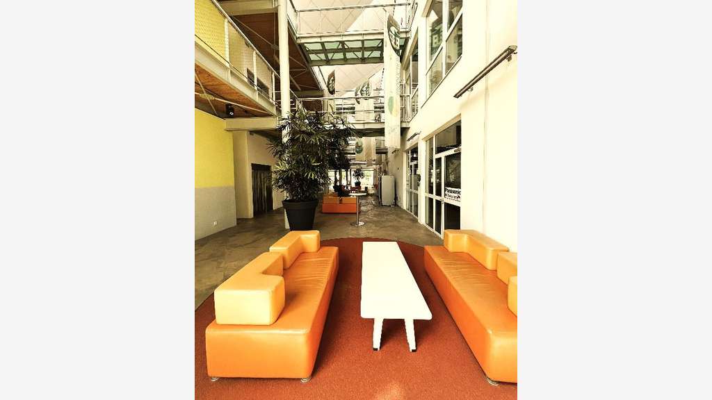 A louer bureaux lumineux espaces partagés