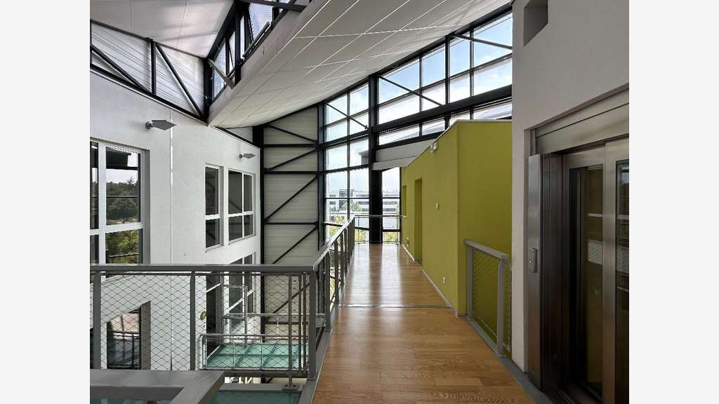 A louer bureaux 225m² Parc Technologique St Priest