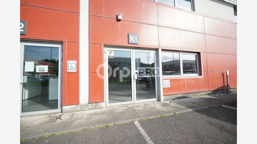 Bureaux à louer de 1 229m² à Saint Priest