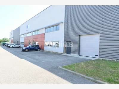 Bureaux à louer de 1 229m² à Saint Priest