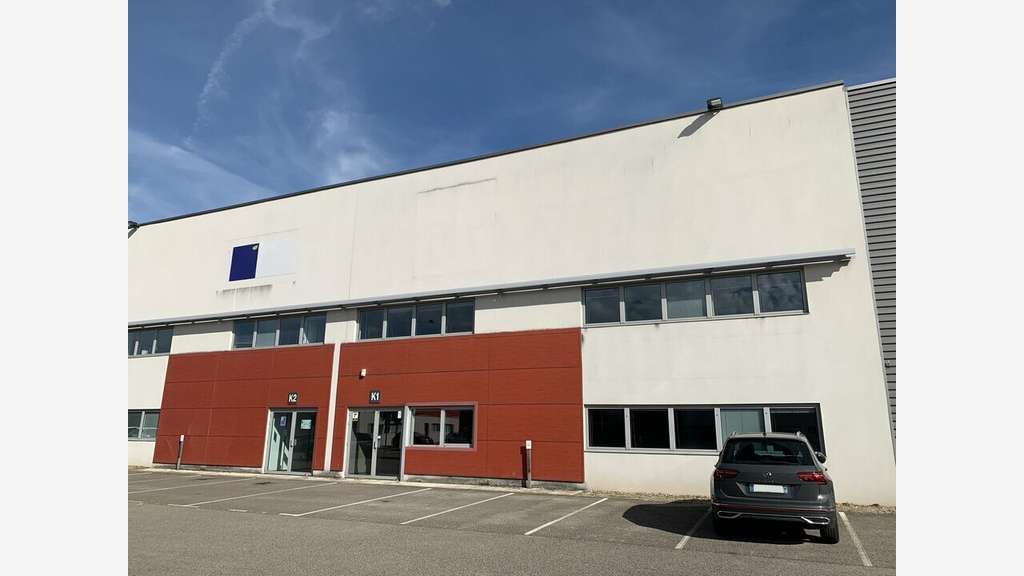 Loue bureaux locaux d'actvites 364m² Saint Priest