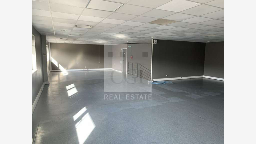 Loue bureaux locaux d'actvites 364m² Saint Priest