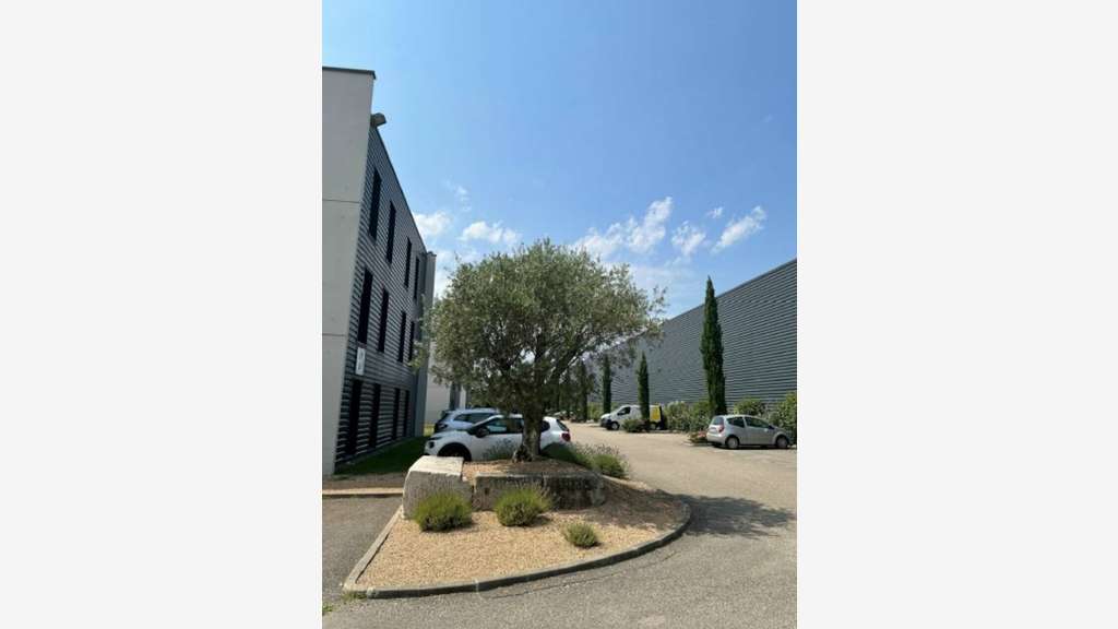 Location bureaux 133m² + parkings Saint-Priest A43