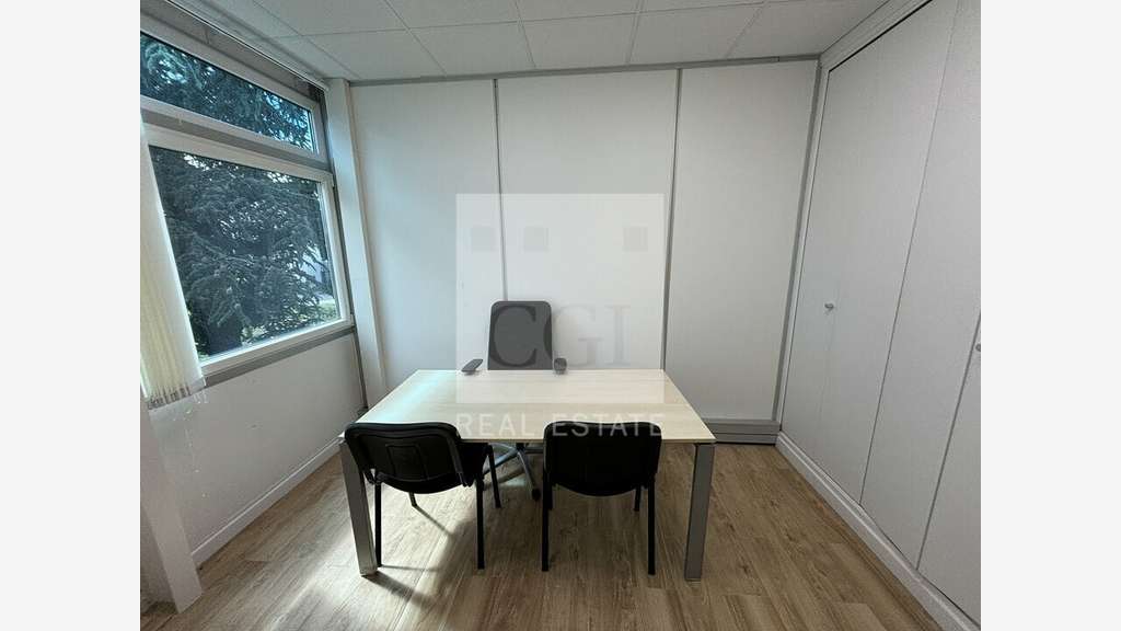 Bureaux 249m² à louer Saint Priest ZI Mi Plaine