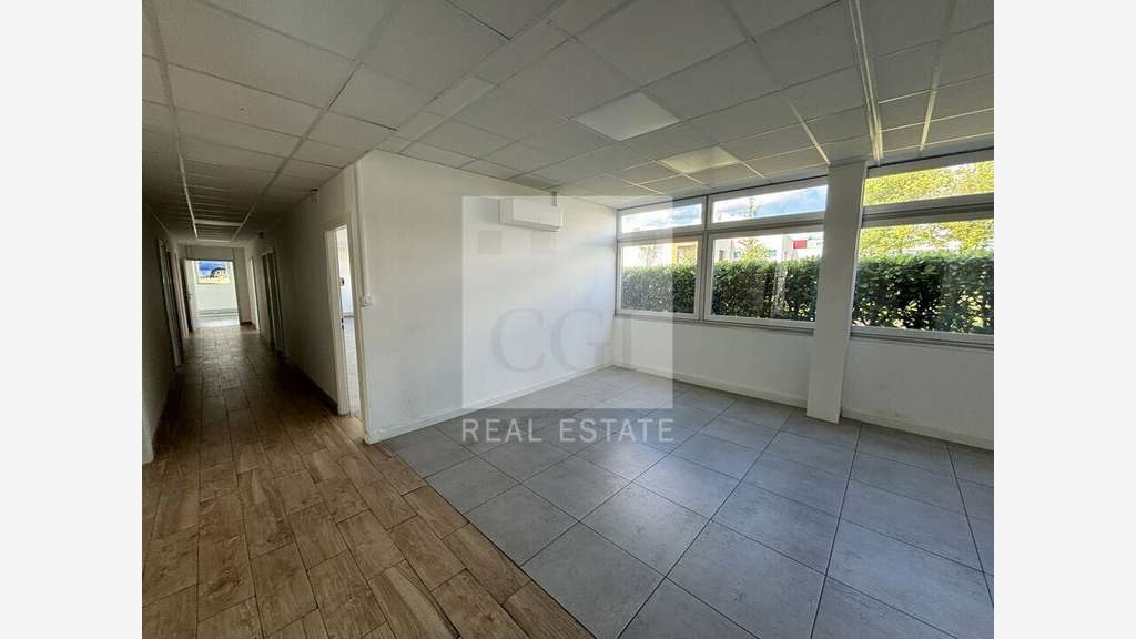 Bureaux 249m² à louer Saint Priest ZI Mi Plaine