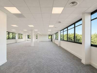 Bureaux divisibles de 1374m² à louer Saint Priest