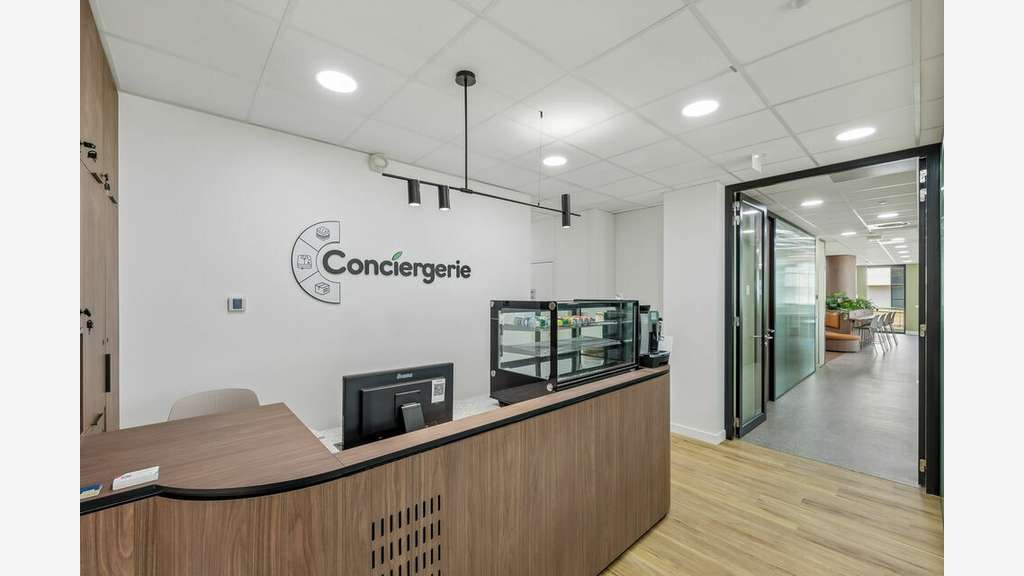 Bureaux divisibles de 1374m² à louer Saint Priest