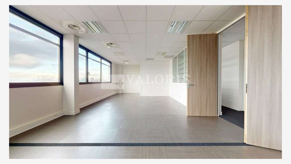Bureaux divisibles de 1374m² à louer Saint Priest