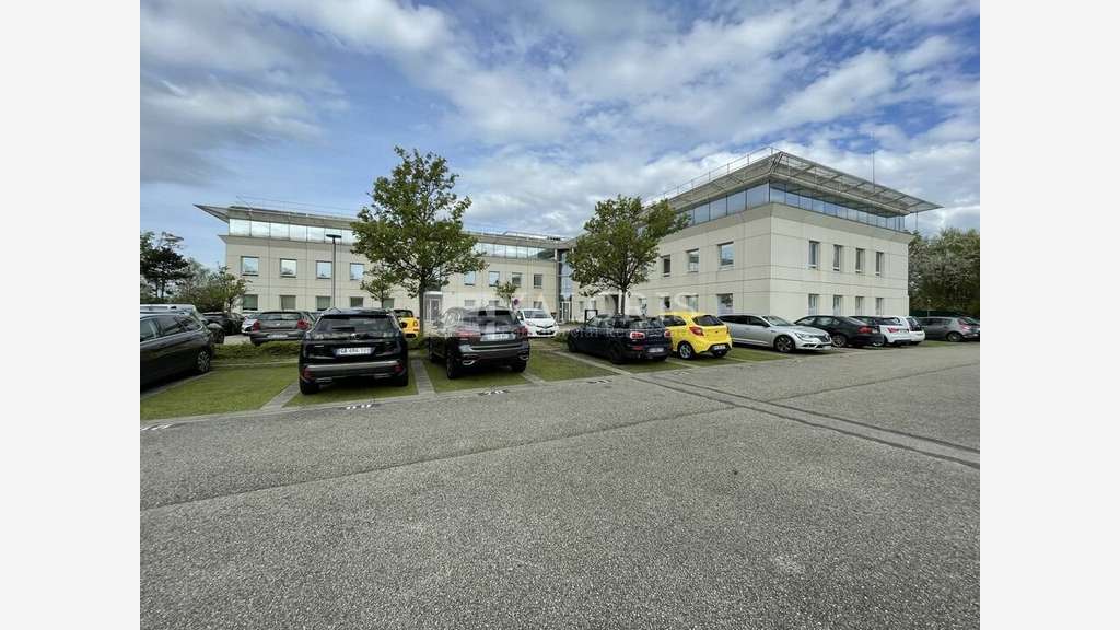 Bureaux 219m² à louer Saint Priest Lake Park