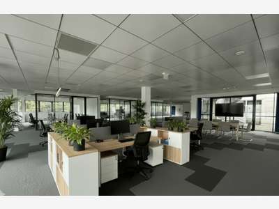 Bureaux rénovés dès 134m² à louer à St Priest
