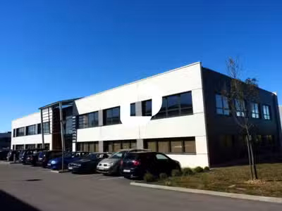 A louer Bureaux 2000m² Saint priest