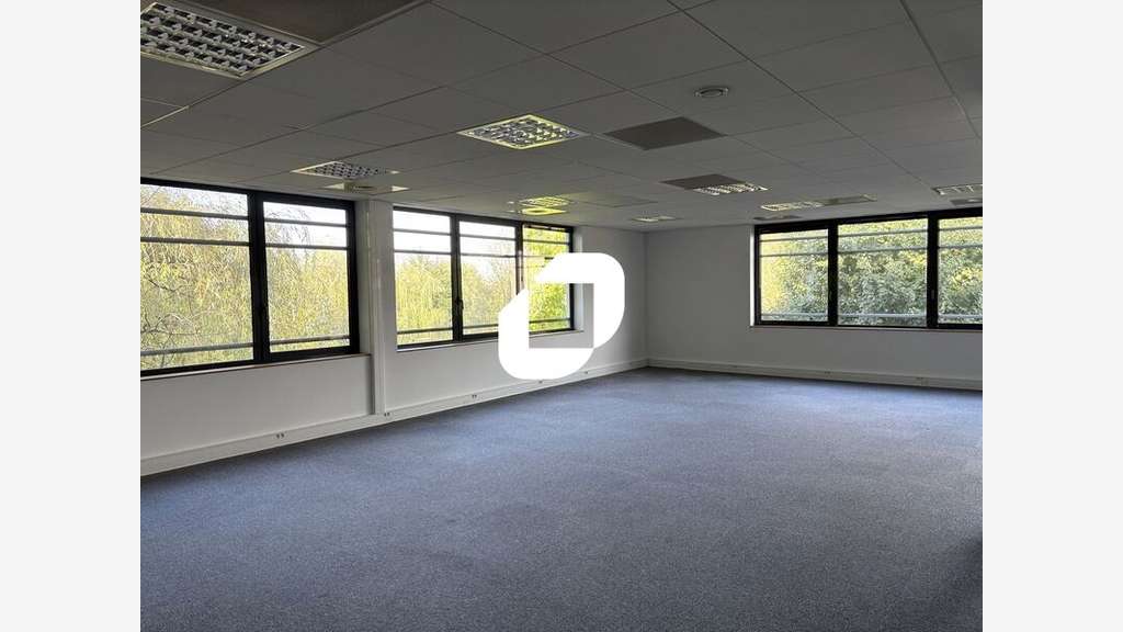 A louer Bureaux 2429m² Saint priest
