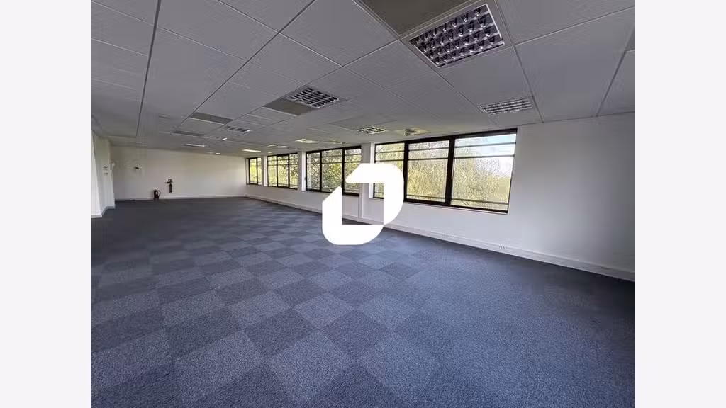 A louer Bureaux 2429m² Saint priest