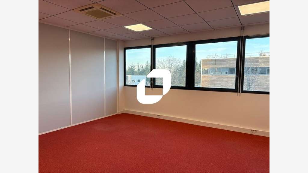 A louer Bureaux 1100m² Saint priest