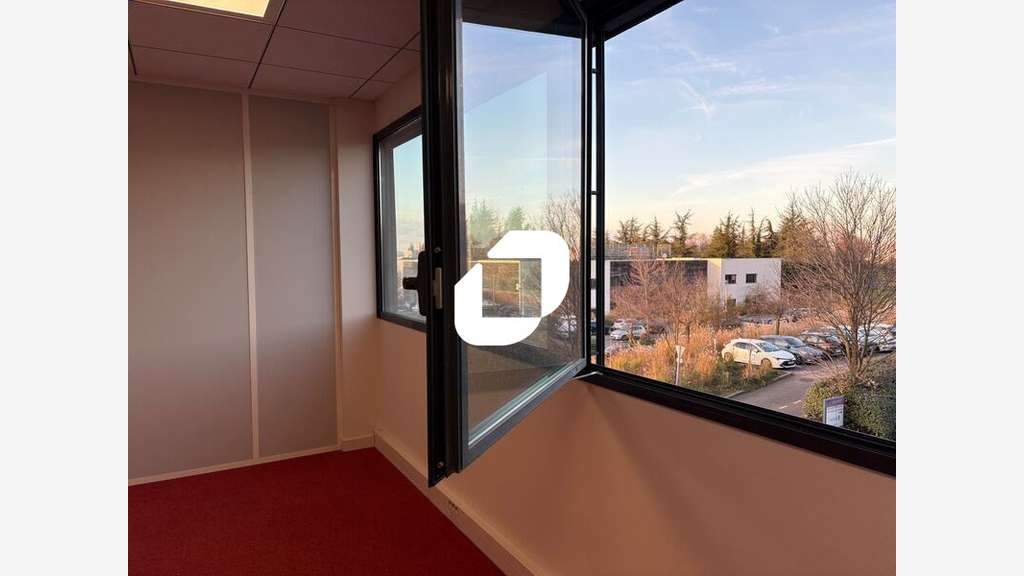 A louer Bureaux 1100m² Saint priest